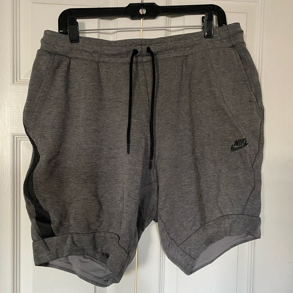 Men’s Large Gray Nike Sweat Shorts